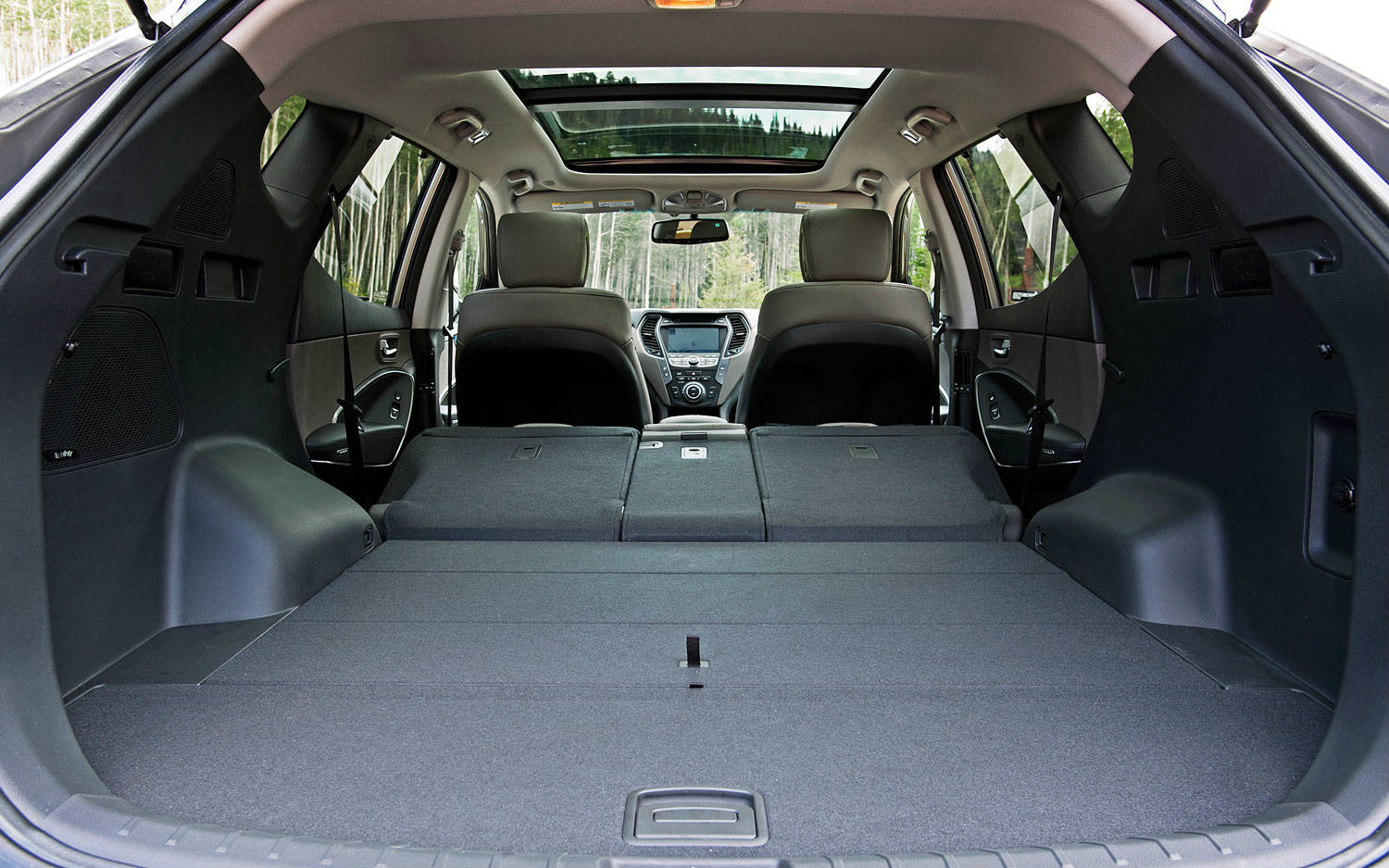 The 2013 Hyundai Santa Fe Sport Entered to the WARD S 10 Best Interiors 