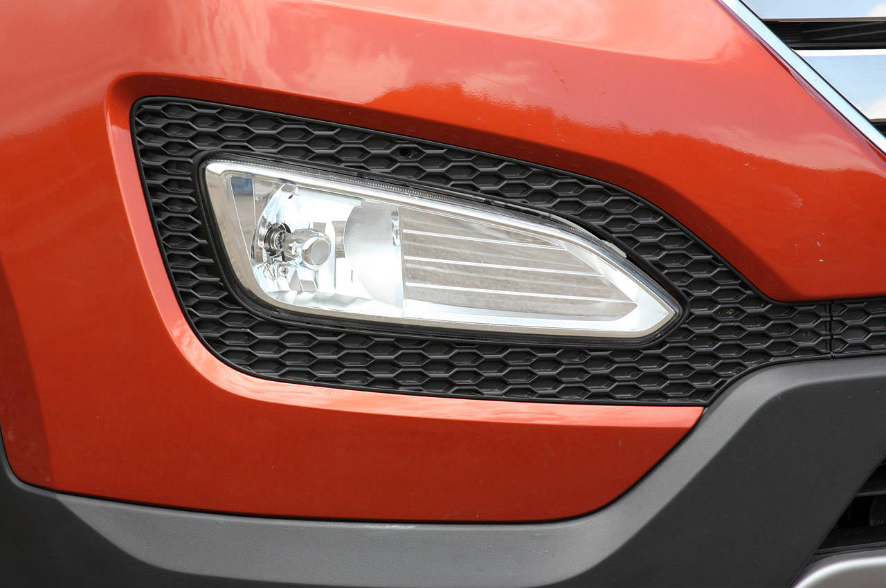 hyundai santa fe 2013 front fog light Muscle Cars Zone!