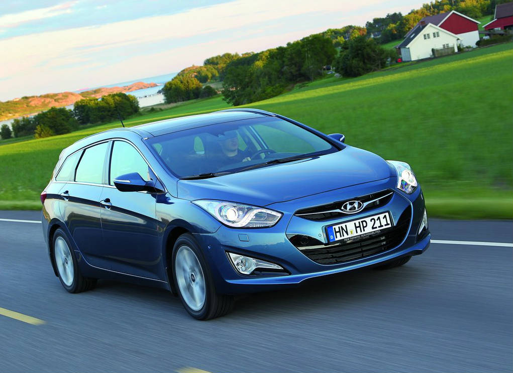 Hyundai i40 Wagon Review "Modern Premium" vehicle with Hyundai i40 Wagon Review "Modern Premium" vehicle with