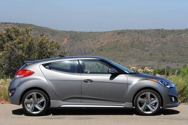 hyundai veloster side view