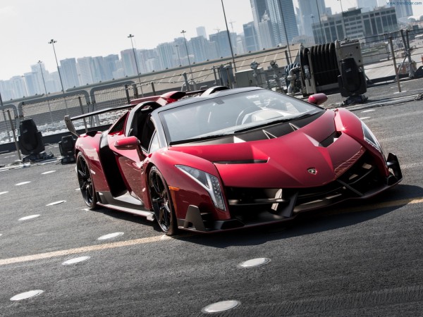 2014-Lamborghini-Veneno-Roadster-Front-Angle-6