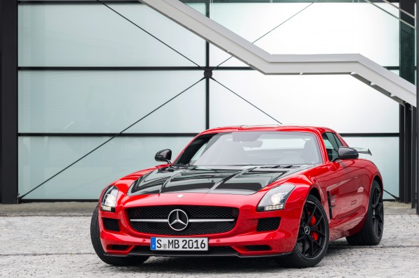 2015-Mercedes-Benz-SLS-AMG-GT-Final-Edition-front-end