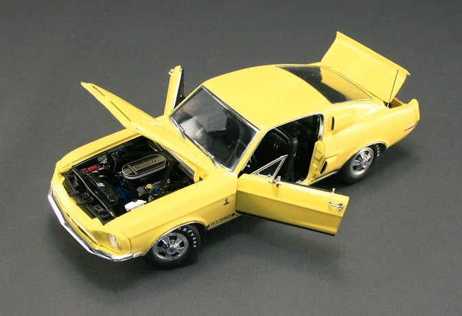 1405-1968-ford-mustang-diecast-engine-bay B