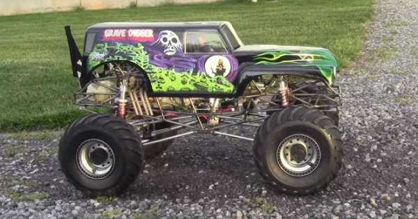Gas Powered RC Grave Digger in action 1