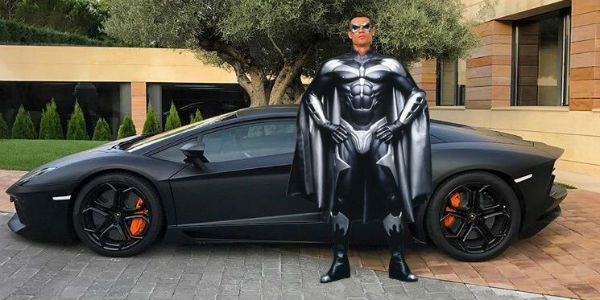 Cristiano Ronaldo Pose Aventador Lamborghini LP700 4 instagram 9