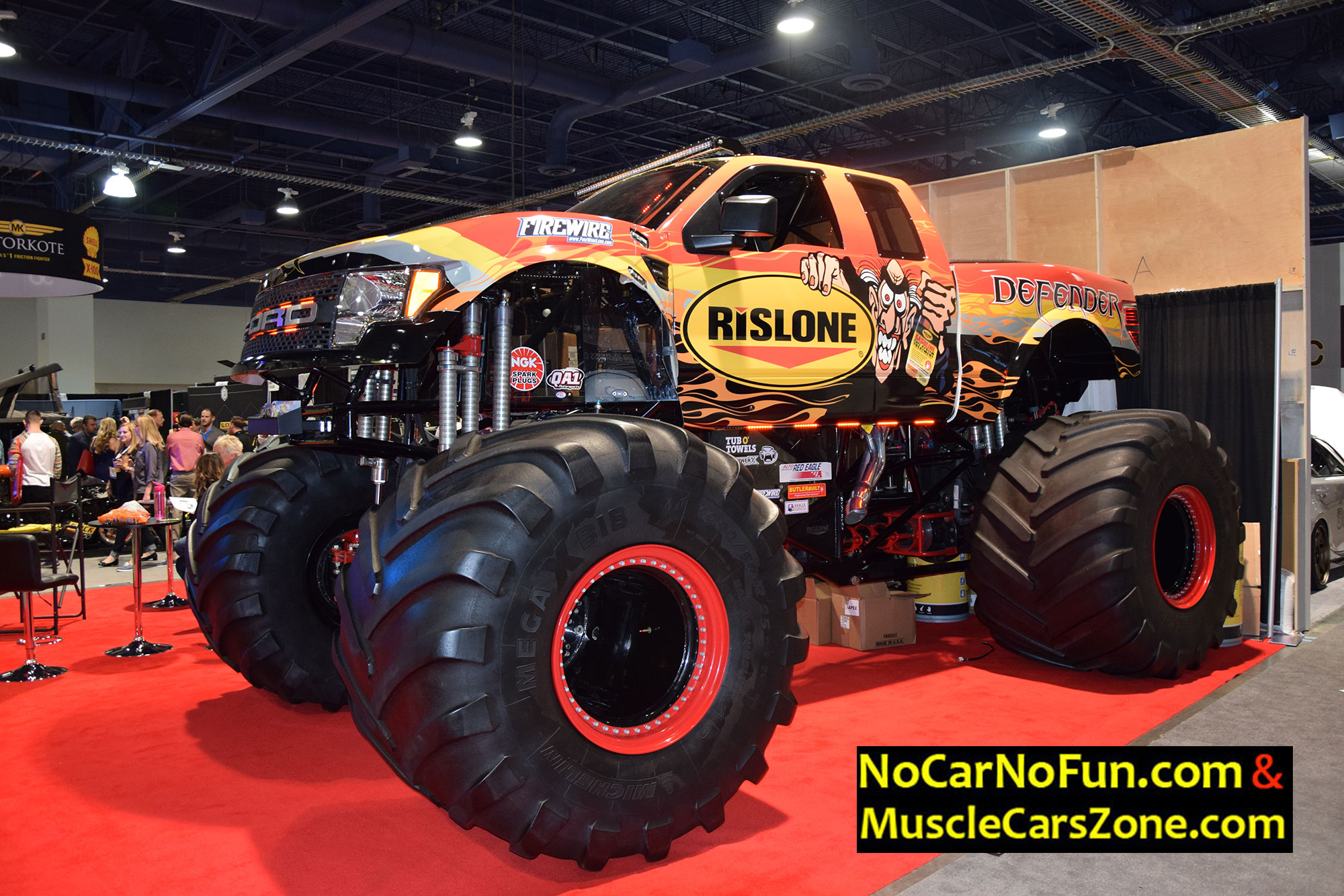 Ford F-150 Raptor monster truck 4 - Sema Show 2016 Vegas