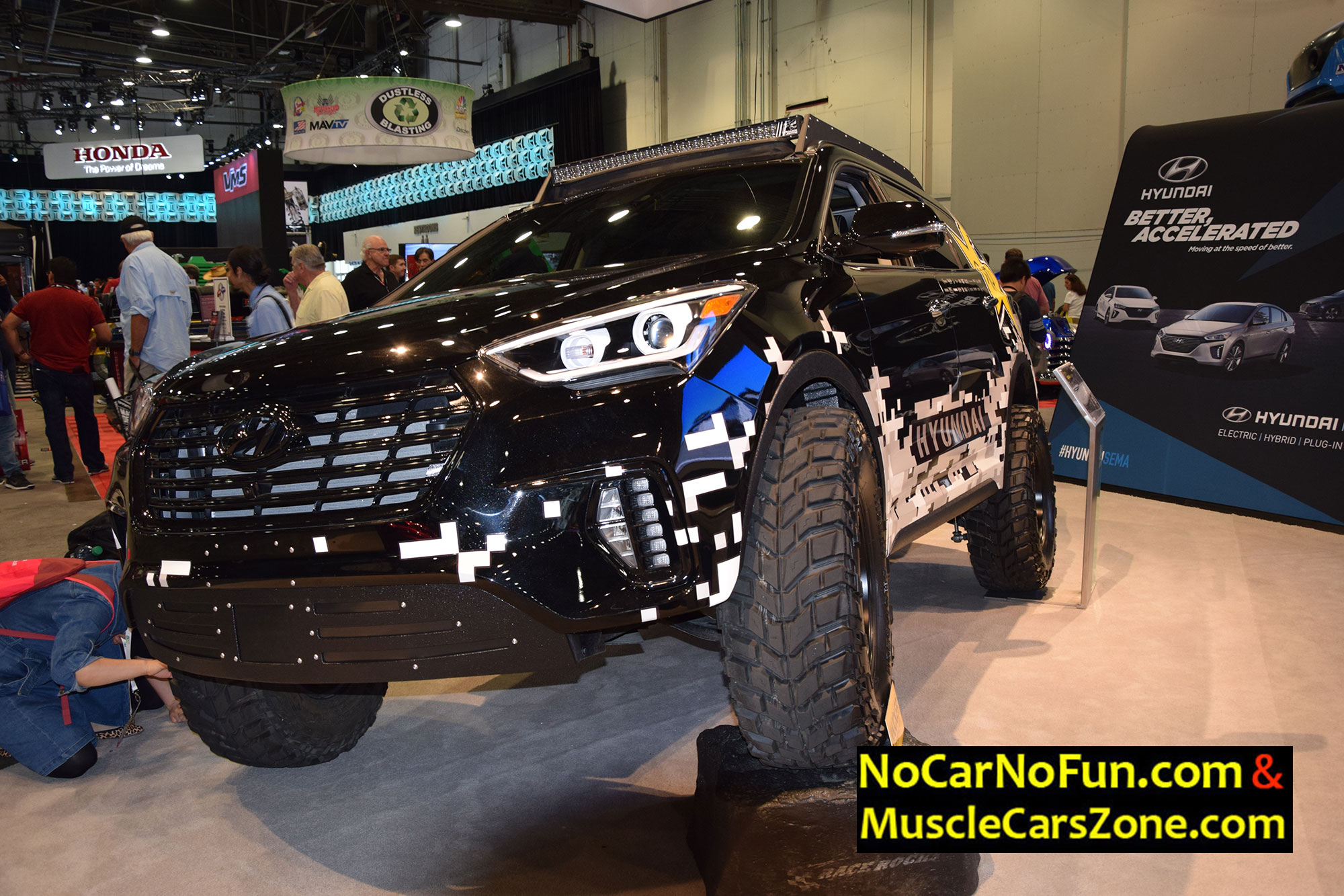 Hyundai Santa Fe Rockstar off-roader Truck 1 - Sema Show 2016 Vegas