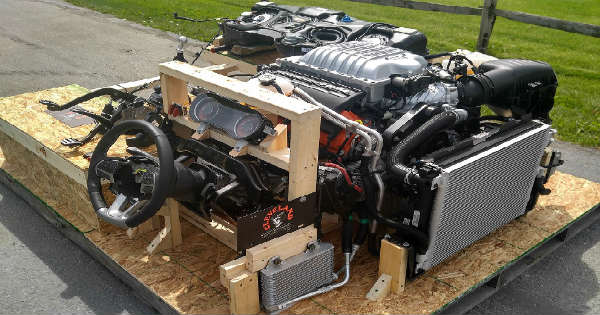 Challenger Hellcat Motor 7