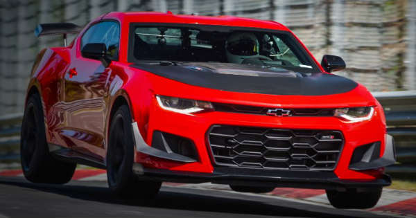 New 2018 Chevrolet Camaro ZL1 1LE first look 1