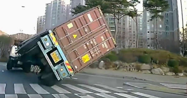 The Best Funny Truck Fails Compilation 2