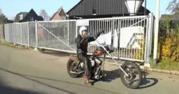 Harley Rat Bike Chopper VS Honda CBR1000RR 1