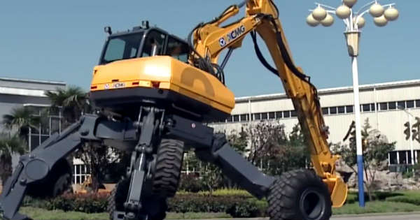 Nothing Can Stop This Powerful Walking Excavator 2