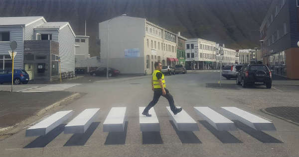 This 3D Crosswalk Zebra in Iceland Should Slow Down Speeding Cars 2