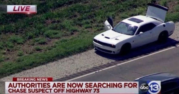 This Dodge Hellcat Is Involved In a Furious Police Chase in Houston 2