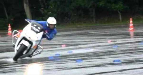 Wet Surface Skills Japanese Police Bikes 4