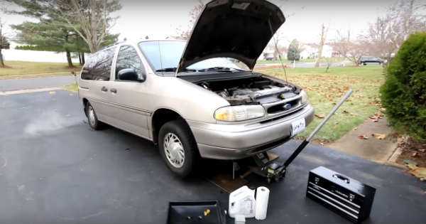 Oil Change On A 1995 Ford Windstar 2