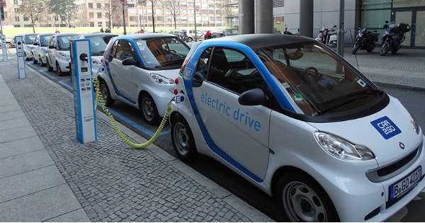 3 Challenges Facing the Electric Vehicles Industry 2