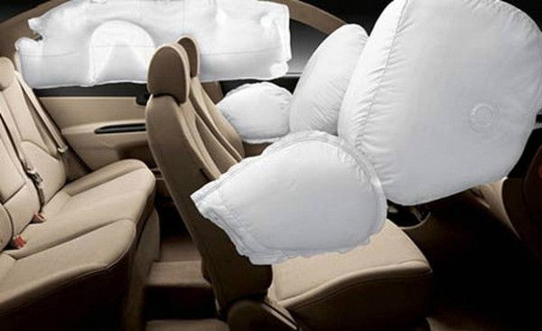 2013_hyundai accent airbag safety