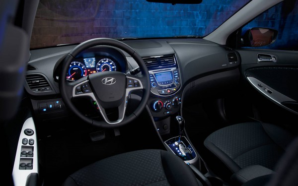 2013_hyundai accent interior 3