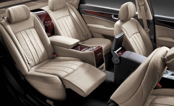 hyundai equus interior 222 New Premium Showrooms