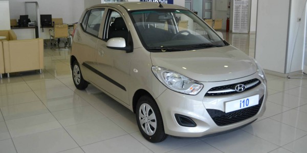 hyundai i10 car showroom photo f