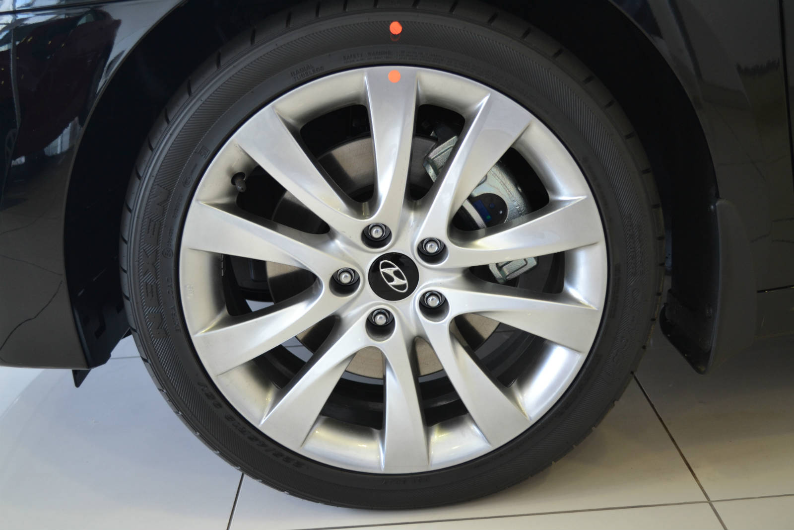 hyundai i40 18-inch alloy wheel