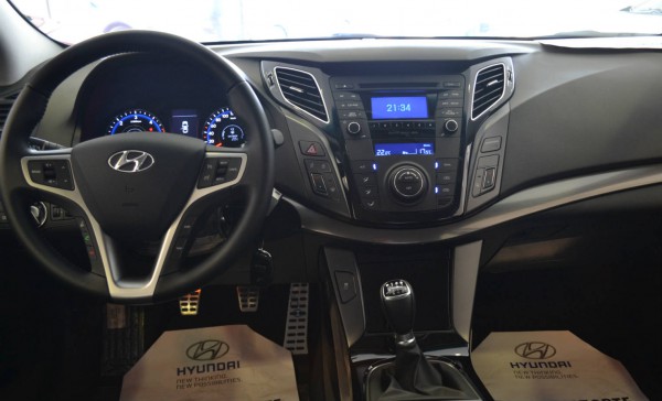 hyundai i40 cockpit interior 3