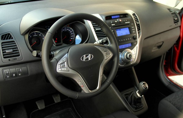 2013 hyundai ix20 interior cockpit