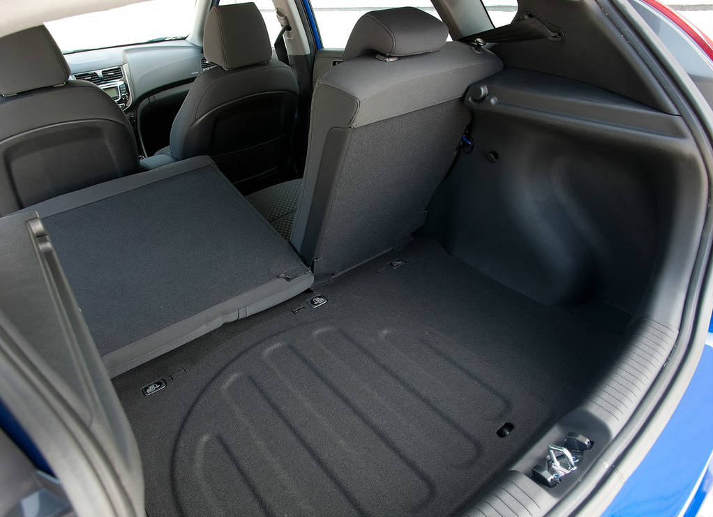 Hyundai 2012 hyundai accent trunk