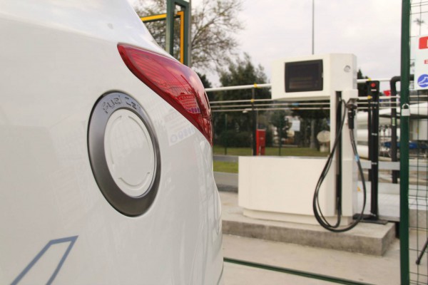 Hyundai ix35 fuel cell refuel