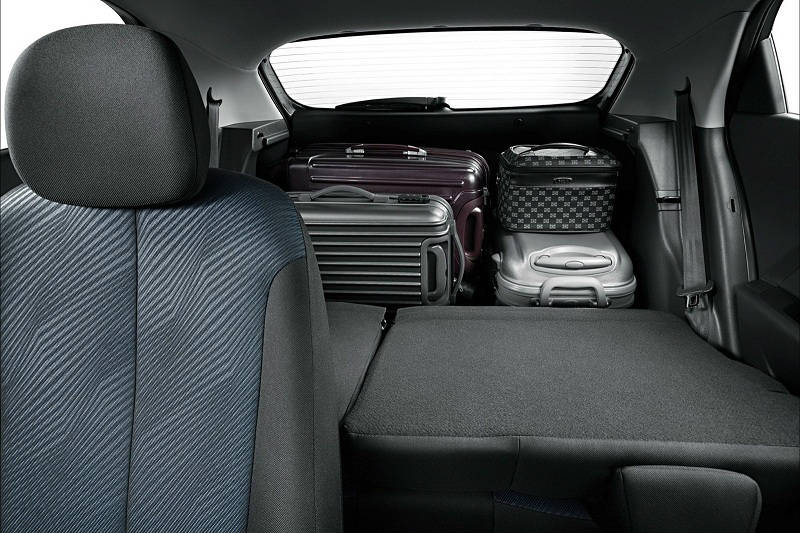 hyundai hb20 hatchback interior trunk