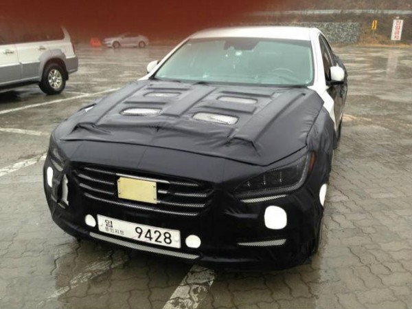 new 2014 hyundai genesis sedan spy photos 8