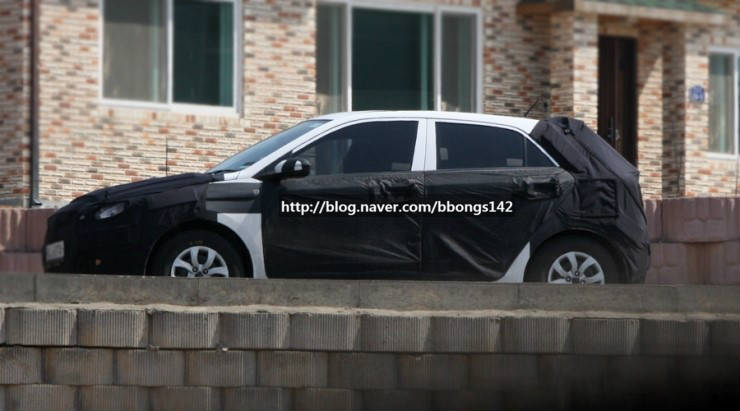 2014 hyundai i20 spy photos shoots 6