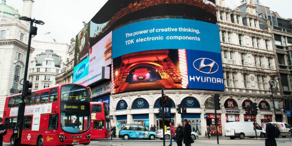 Hyundai Piccadilly Circus screen f