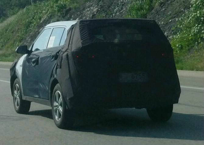 hyundai b segment mini suv spy photos 3