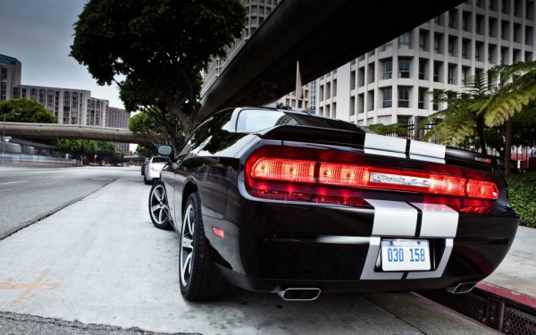 the dodge challenger srt8