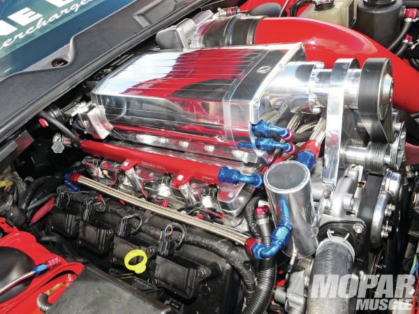 2009-dodge-challenger-srt8-engine