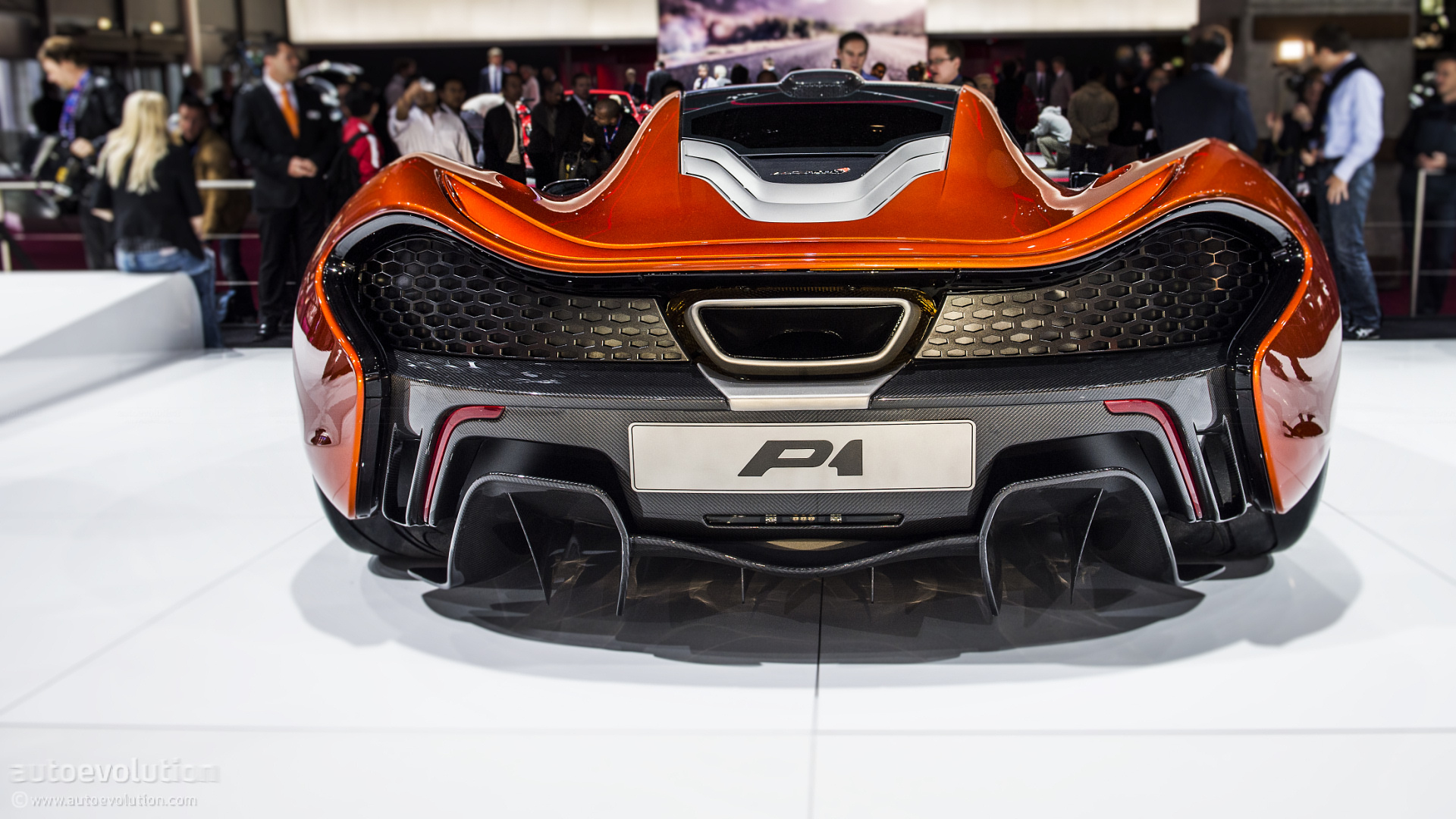 mclaren p1 car