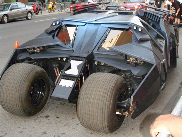 Batmobile Tumbler Batman Begins 5
