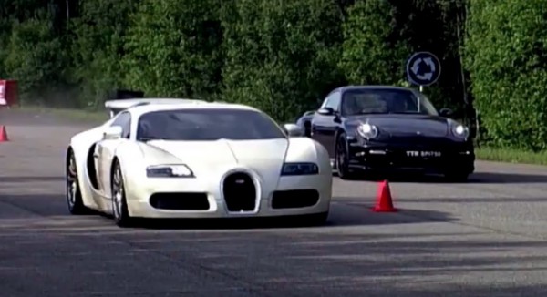 Porsche 911 vs Bugatti Veyron