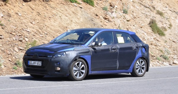 spyshots-all-new-hyundai-i20-loses-some-camo-64993-7