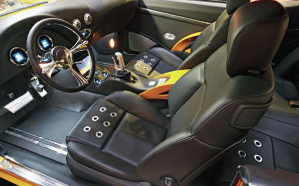 1303phr-29-o+las-vegas-sema-car-showcase+kamaro-interior