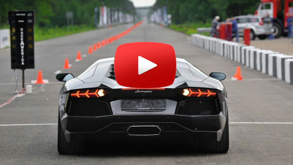 Lamborghini Aventador LP700 4 vs bmw