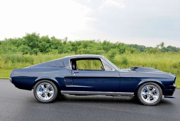 1967_ford_mustang_fastback+passenger_side_view