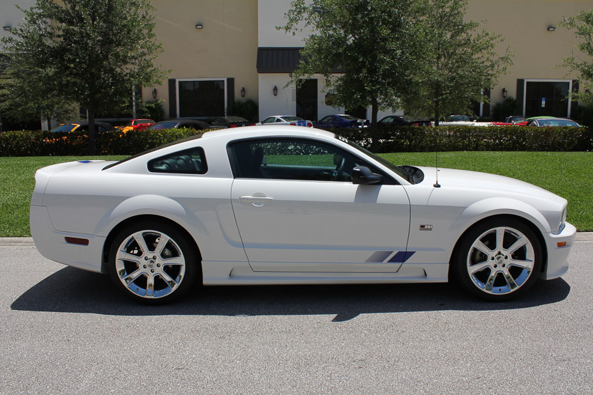 2008 Saleen Mustang American Flag S281
