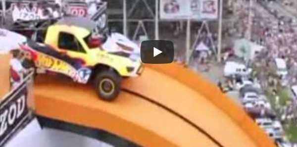 Hot Wheels World Record Car Jump