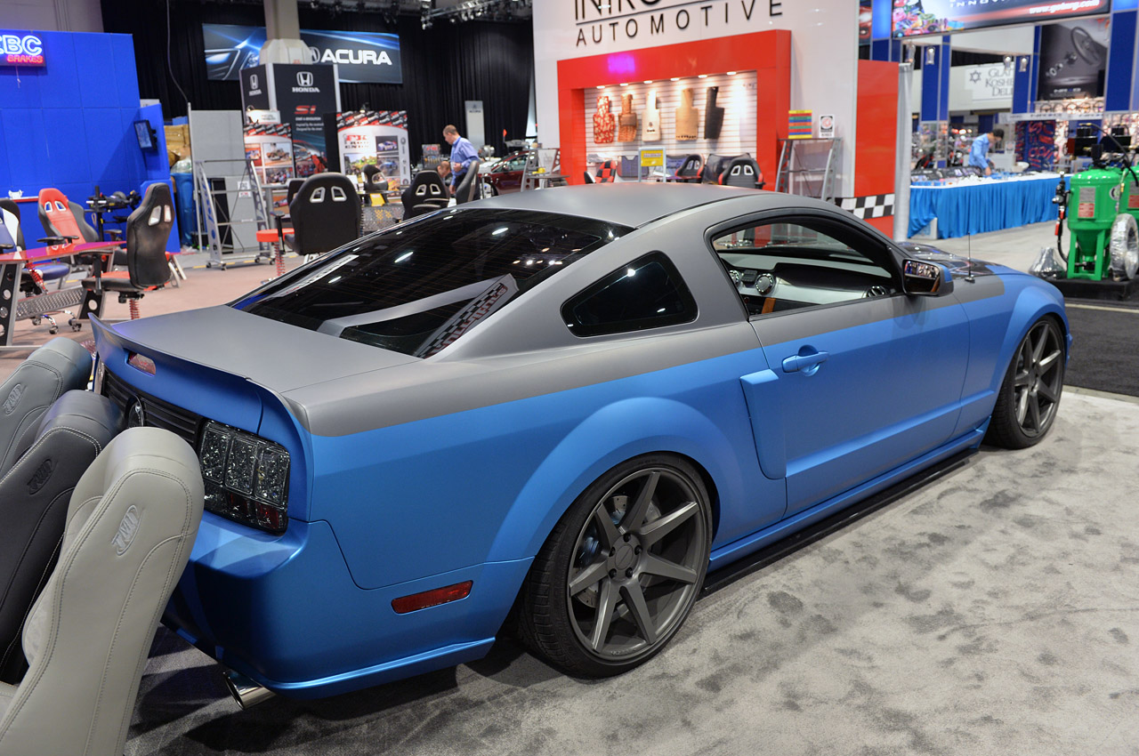 2005 ford mustang car