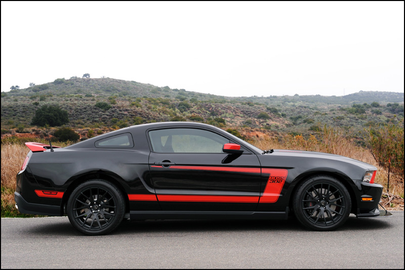 2012-Ford-Mustang-Boss-302-Laguna-Seca-Front-Angle-9 v
