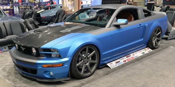 2005 ford mustang car
