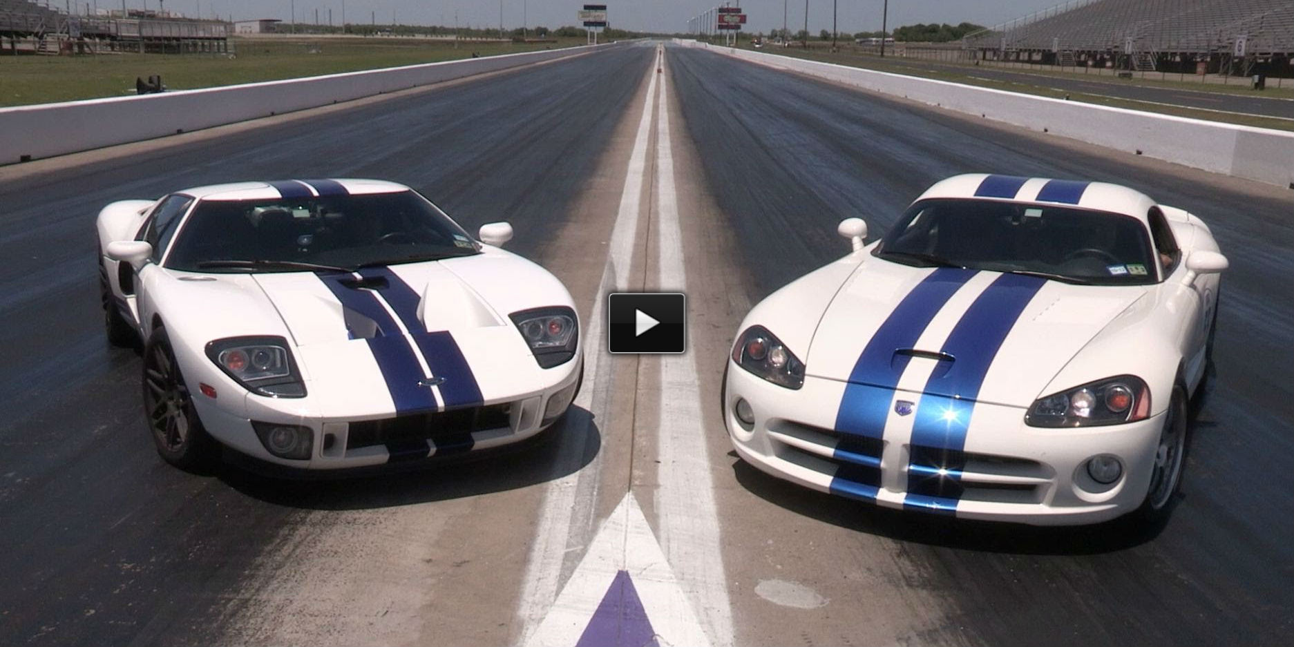 1100hp Ford GT vs 1100hp Viper on Private Track